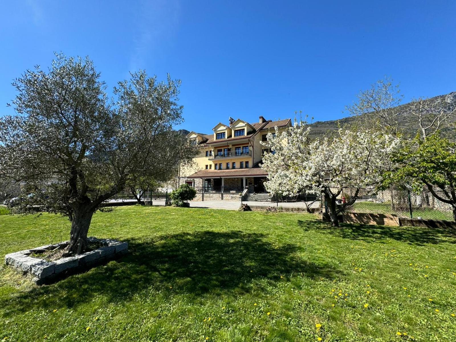 Hotel Cotiella Campo  Exterior photo